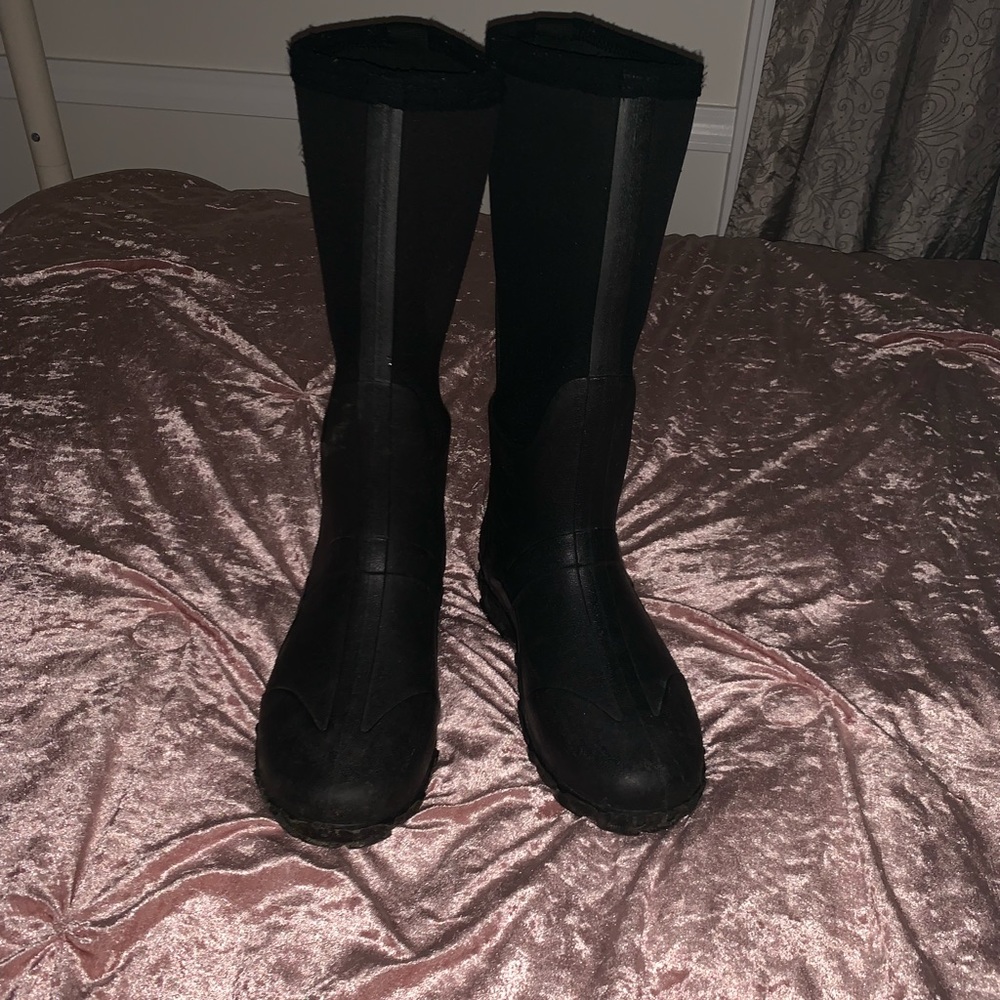 Ducks Unlimited black neoprene/ rubber boots.